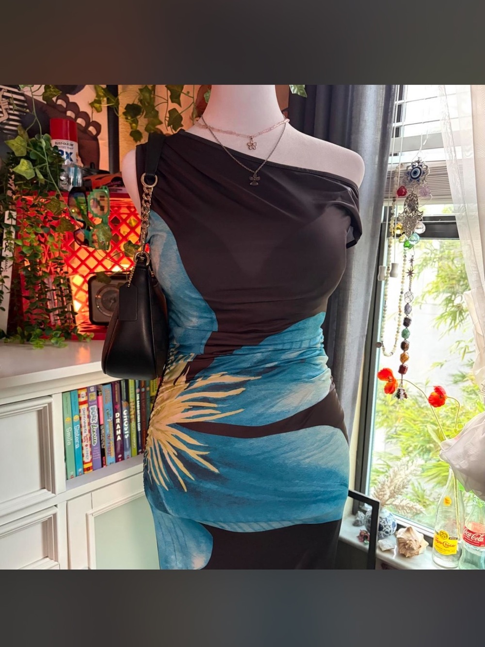 PrettyLittleThing Black One-Shoulder Dress